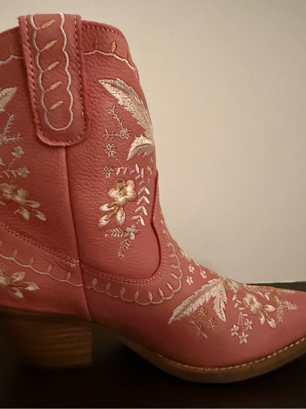 Dingo Women's Pink Embroidered Western Ankle Boots - Picture 3 of 10